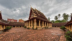 Vientiane, die Hauptstadt von Laos, wat si saket its paved courtyard