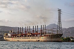 Freetown, die Hauptstadt von Sierra Leone, mv karadeniz powership do bey