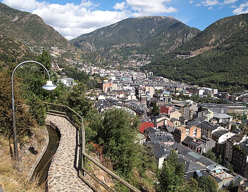 Landschaft in Andorra, la vella footpath