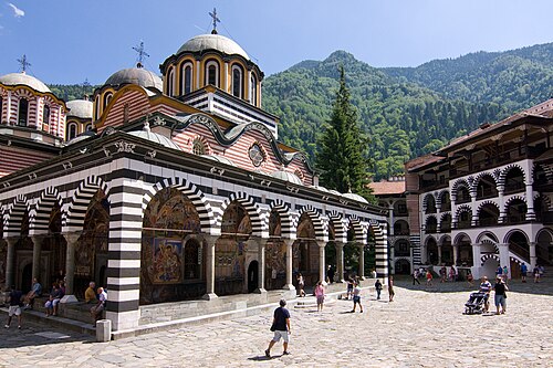 Landschaft in Bulgarien, rila monastery august