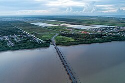 Landschaft in Guyana, rainforest stream panoramio