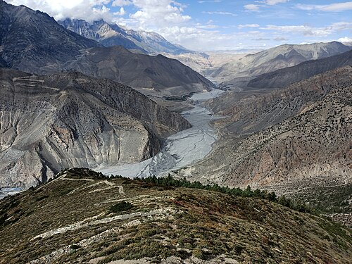 Landschaft in Nepal, dughla remote mountains