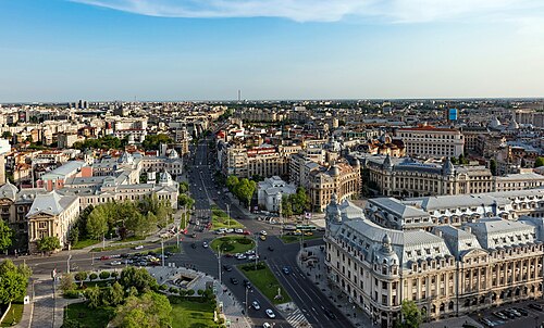 Landschaft in Rumänien, bucharest university square cropped