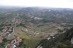 Landschaft in San Marino, salita alla rocca città di panoramio