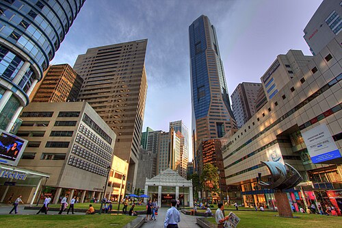 Landschaft in Singapur, skyline central business district with esplanade bridge
