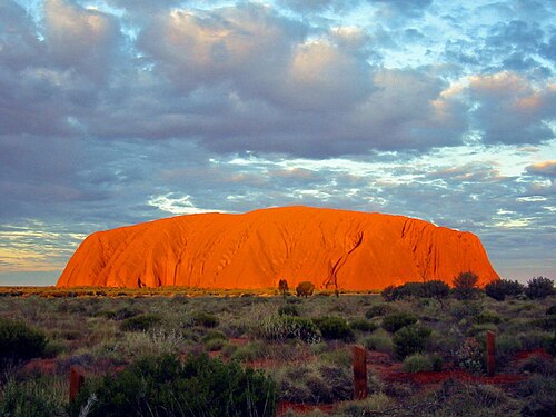 Der Berg Uluru, sunset july